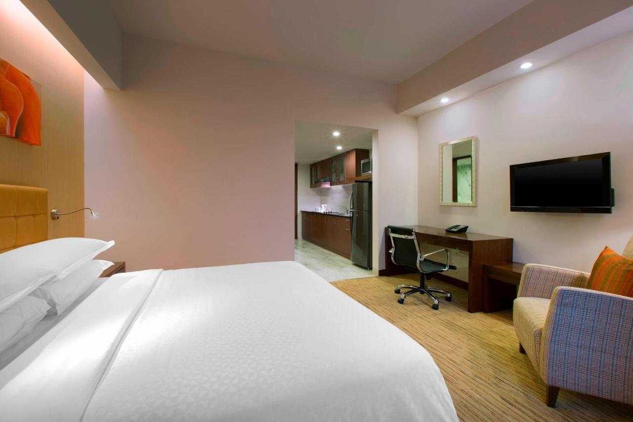 Four Points By Sheraton Hotel And Serviced Apartments Pune Ngoại thất bức ảnh
