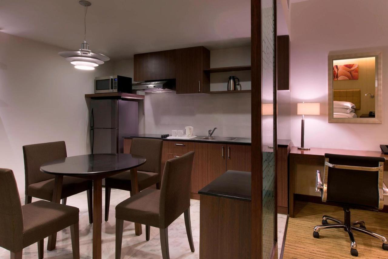 Four Points By Sheraton Hotel And Serviced Apartments Pune Ngoại thất bức ảnh